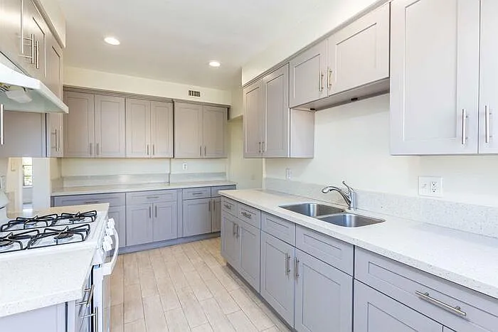 4 bed, 2.5 bath, $3,600 — Photo 3