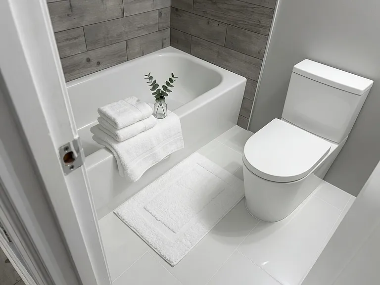 2nd bathroom