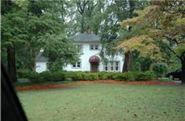 1st image of 30 Spottswood Ln
