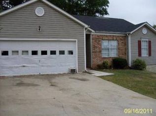 5760 Old Carriage Dr, Atlanta, GA 30349