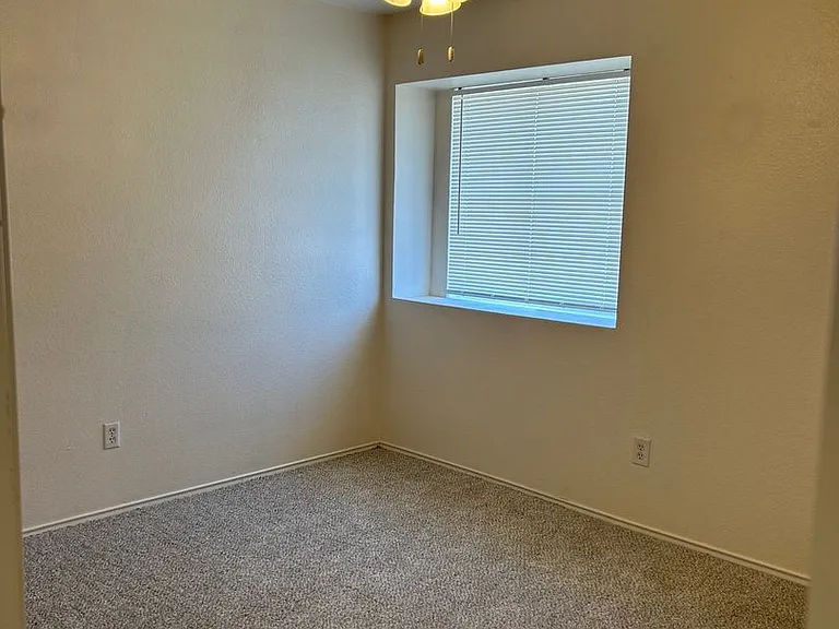 2203 Tracey Ann Ln — Photo 17