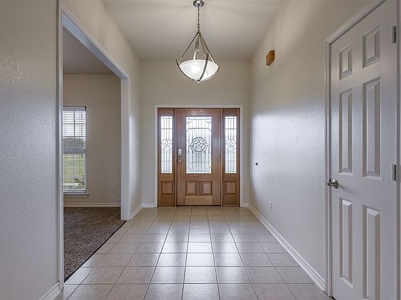 4th image of 1066 West Rd