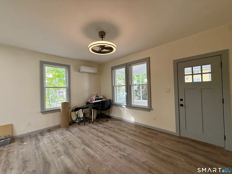 22 Hawthorne Ave — Photo 5