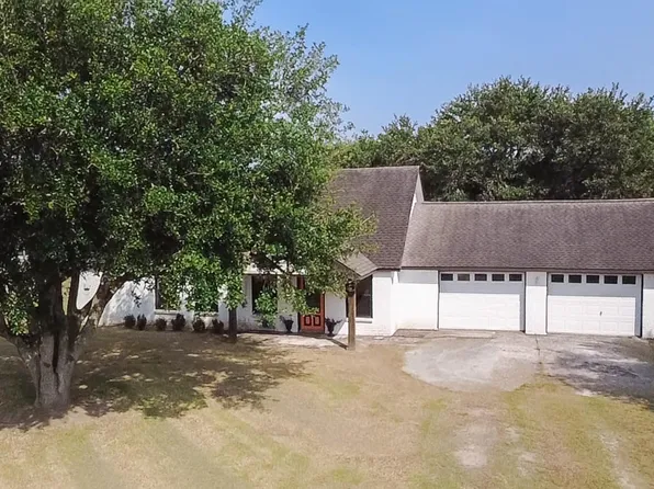 3015 Indian Acres St, Alvin, TX 77511