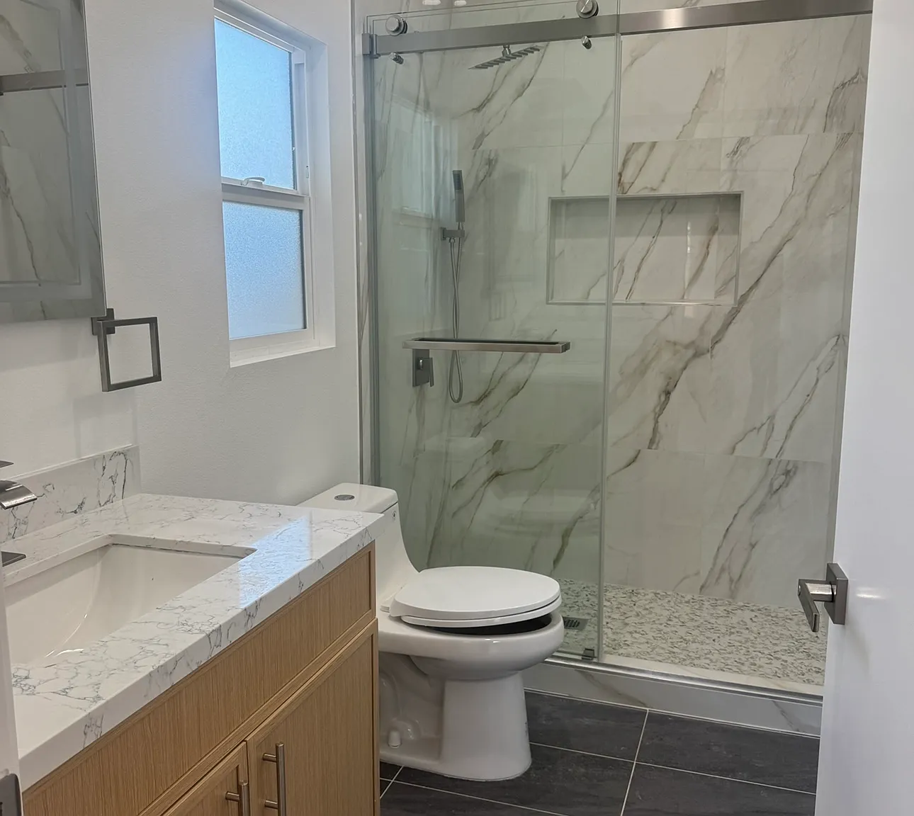 4 bed, 1200 sqft, $1,300 — Photo 3