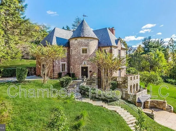 2701 32nd St NW, Washington, DC 20008