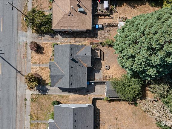 2nd image of 602 11th Street NW