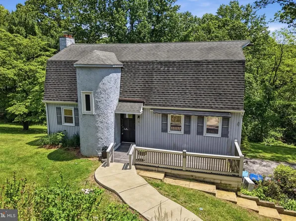 32 Beck Rd, East Fallowfield, PA 19320