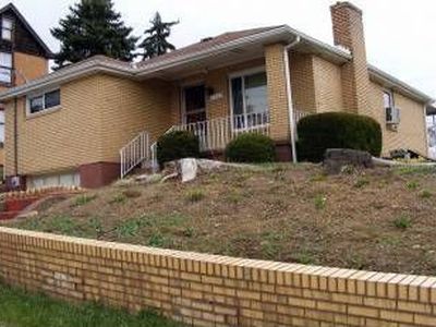 1307 Grant St, Braddock, PA, 15104