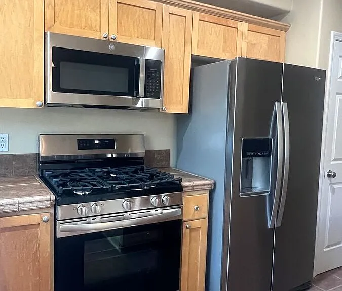 17284 Pleasanton Ln — Photo 11