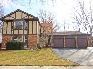 223 Alpine Dr, Lake Zurich, IL