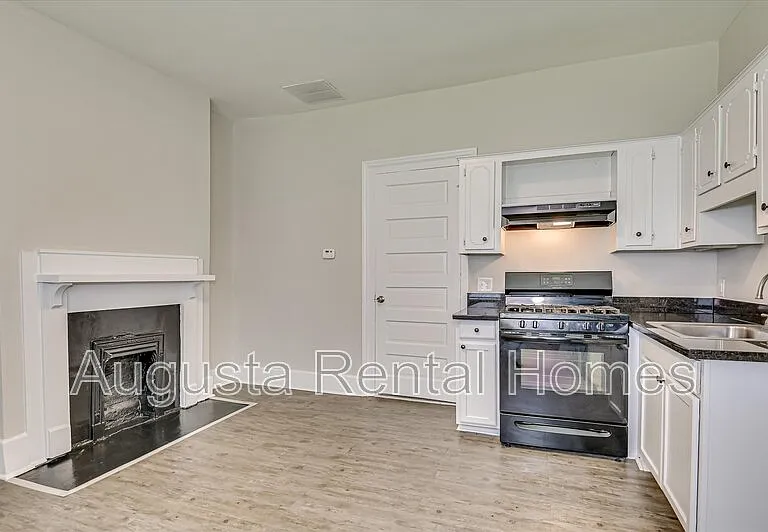 106 Ellis St — Photo 15