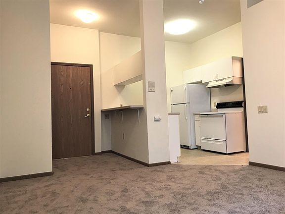 Eat-in Counter/Kitchenette