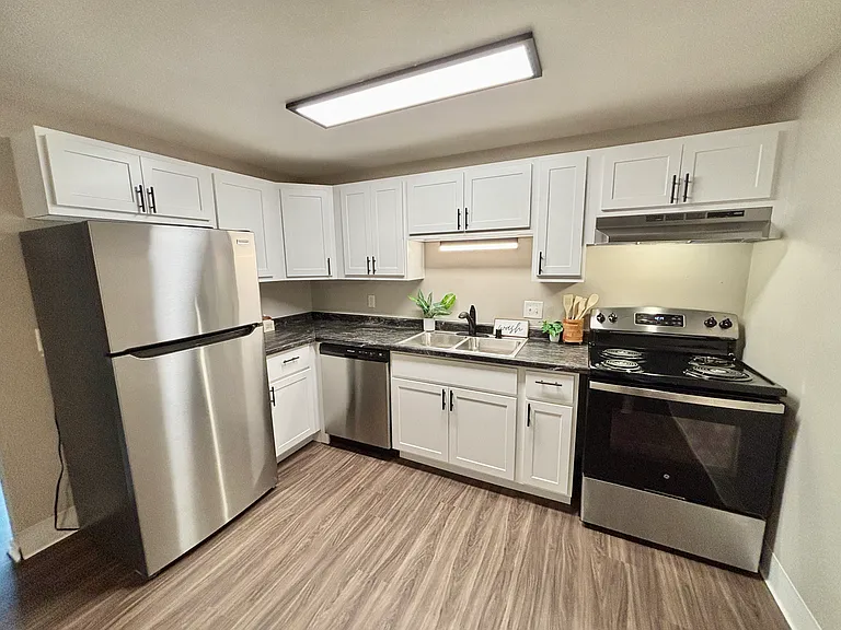 132 Capitol View Ter #4 — Photo 1