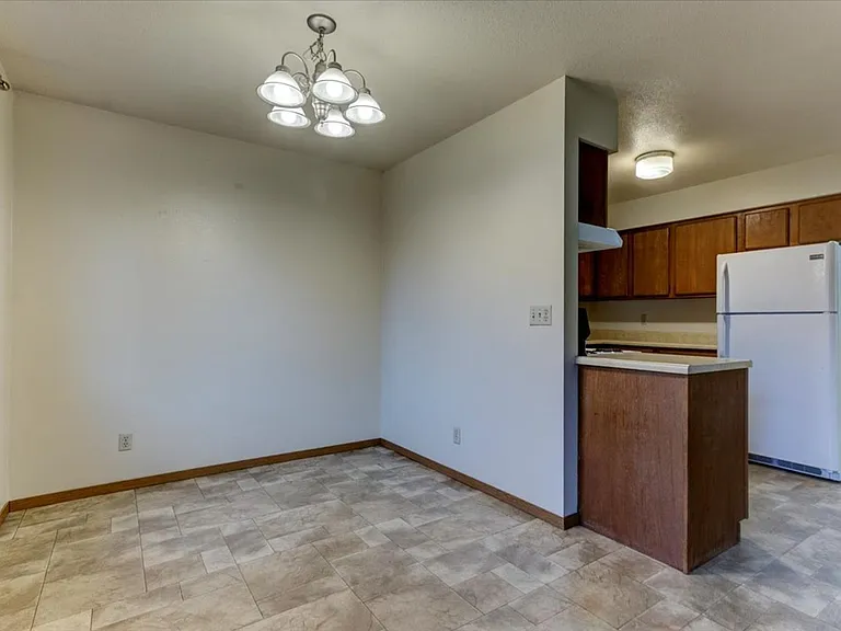 715 Terrill Rd — Photo 4