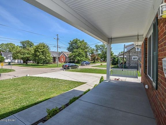 4th image of 834 Packard Ave