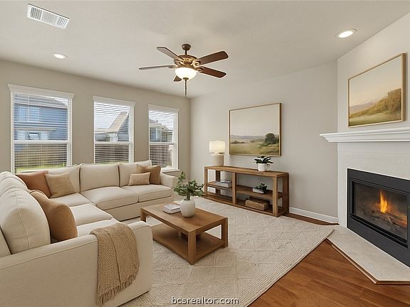 3rd image of 2032 Stubbs Dr