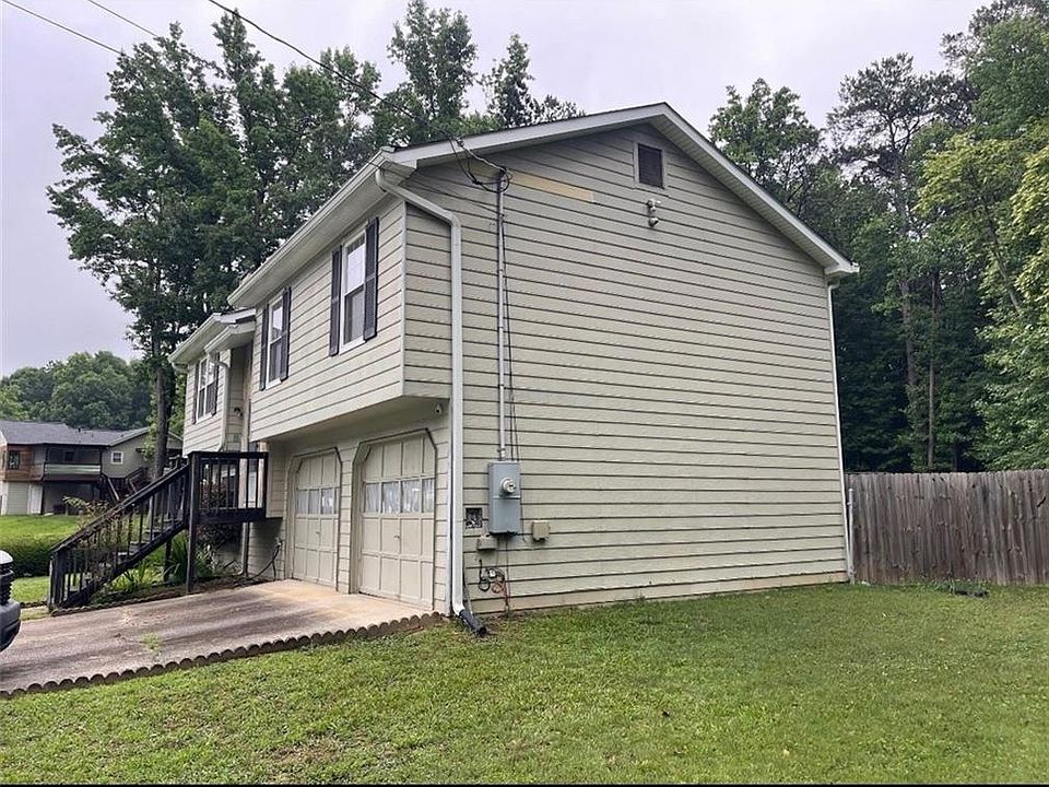 2nd image of 888 Donner Ct