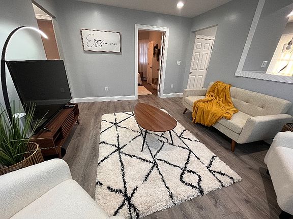 5th image of 77 Lyon Ave Floor 1