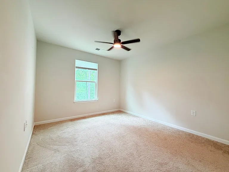 137 Capeside Ct — Photo 11