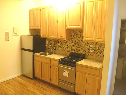 Rented by City Connections Realty | media 9