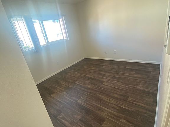 3rd image of 1351-1353 S Maple St #1613