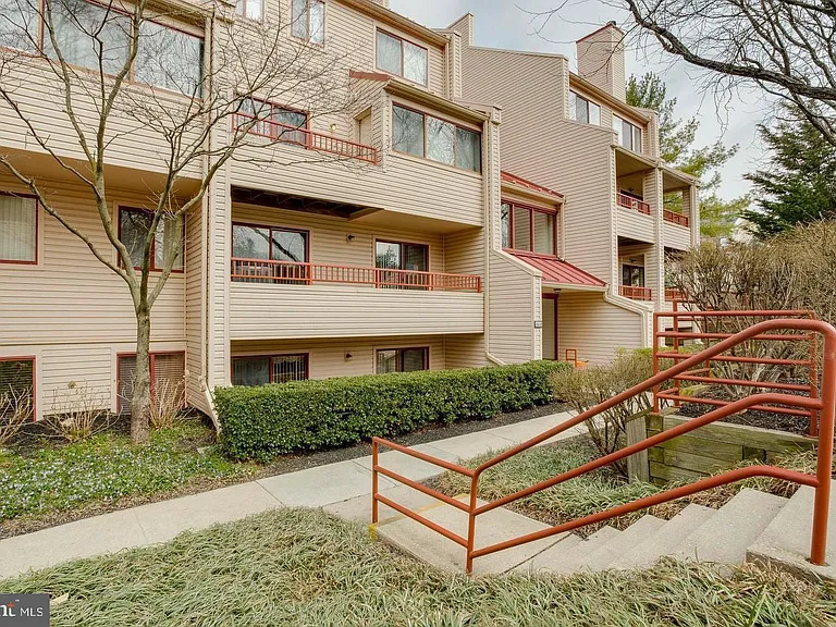 8018 Valley Manor Rd #3B — Photo 3