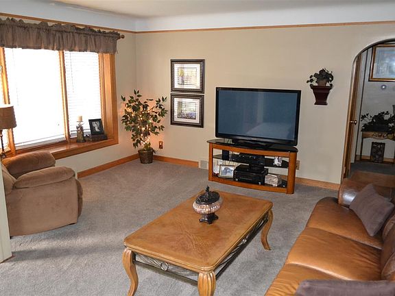 5th image of 21742 Arrowhead St
