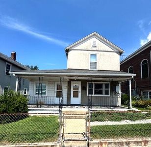 226 E Oak St, Covington, VA, 24426