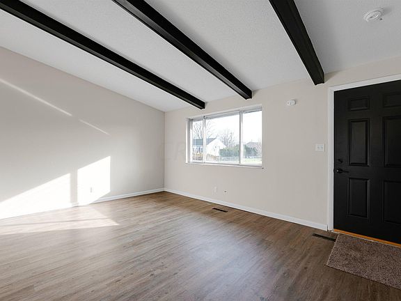 3rd image of 3260 Earncliff Dr