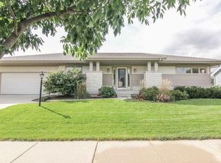 6914 Bluff Point Dr, Madison, WI 53718