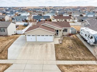 3301 Roosevelt Dr, Bismarck, ND 58503