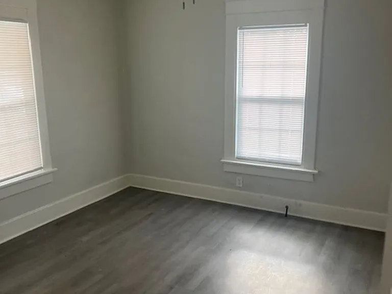 631 S Graham St — Photo 7
