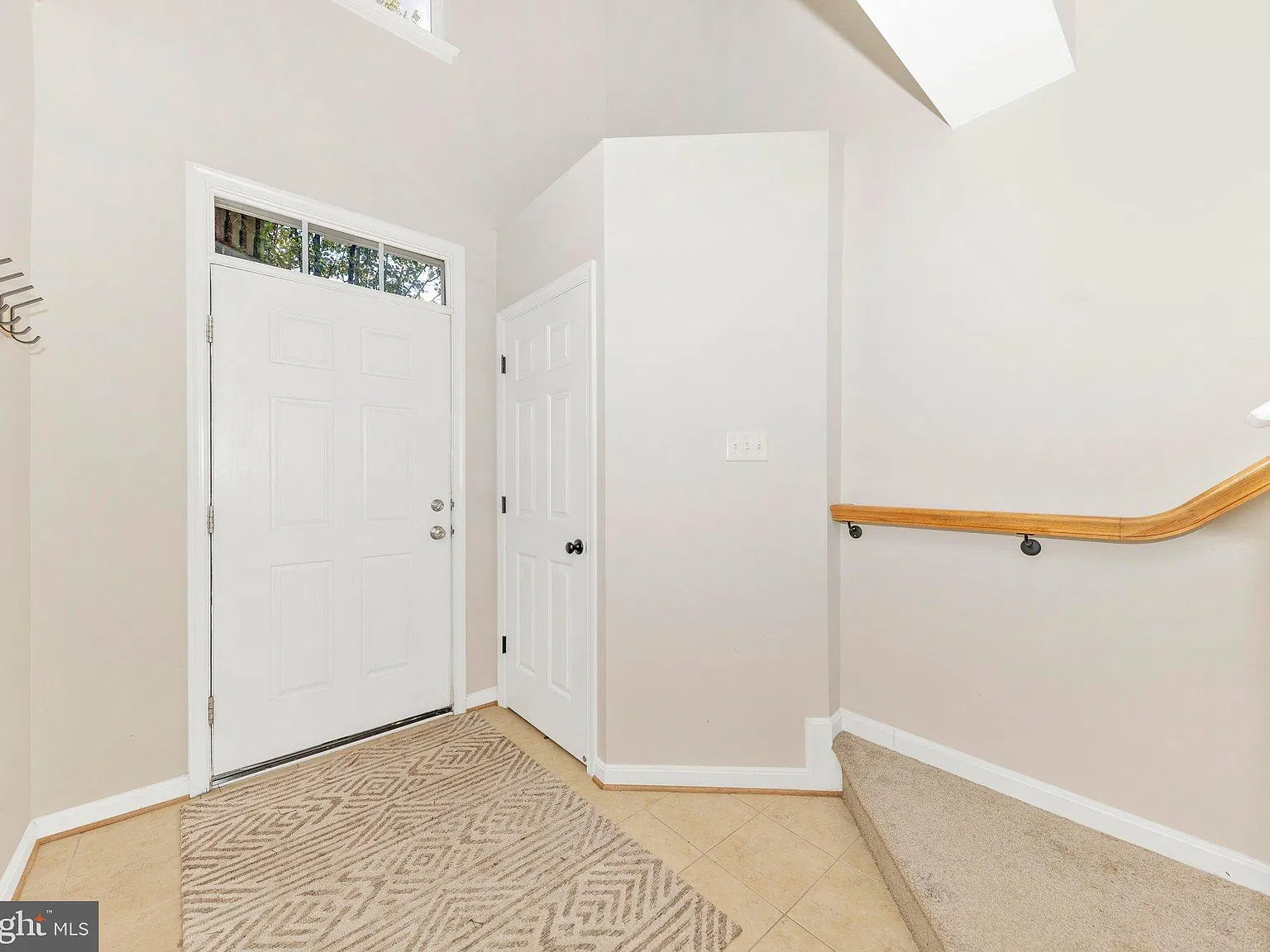 3 bed, 2.0 bath, 1360 sqft, $2,650 — Photo 4