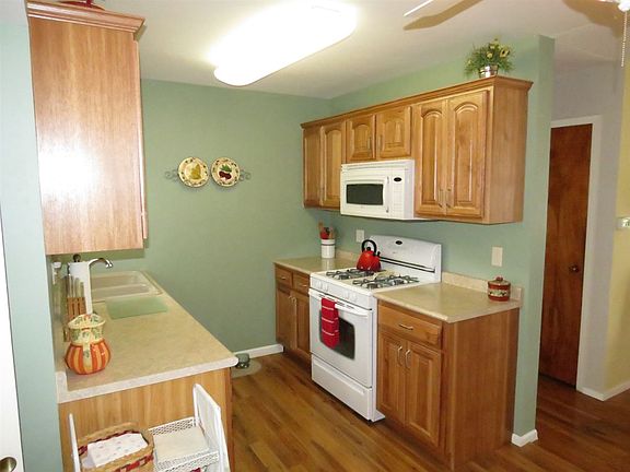 4th image of 1516 Linden Ave