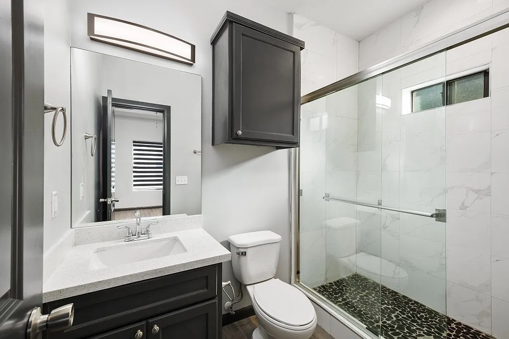 Modern 2-Bedroom Apartment in Edinburg, Texas — Photo 3