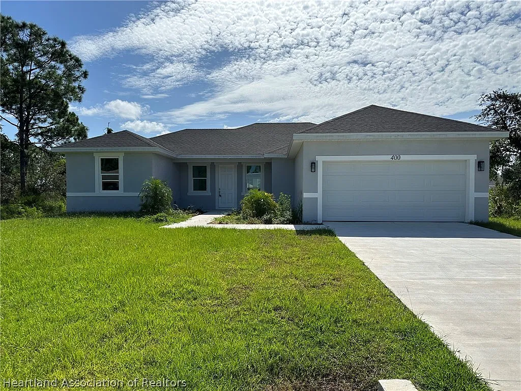 3 bed, 2.0 bath, 1421 sqft, $2,200 — Photo 1