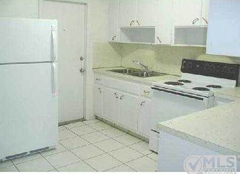 2nd image of 35 SW 8th Ave