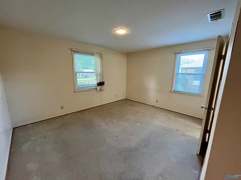 415 Harolds Dr NW — Photo 11