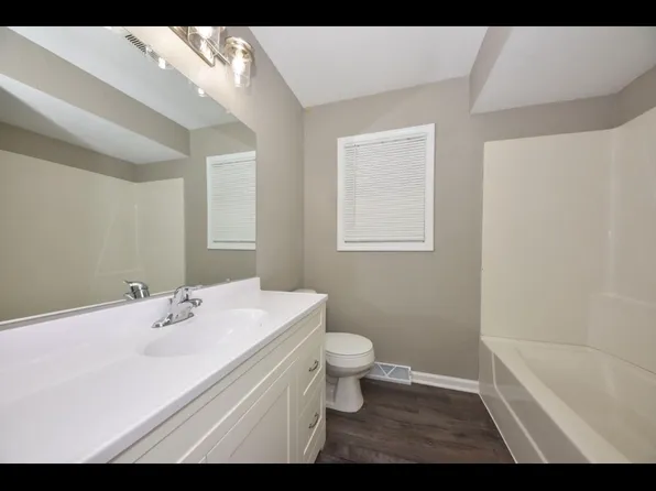 6930 W Mill Rd, Milwaukee, WI 53218