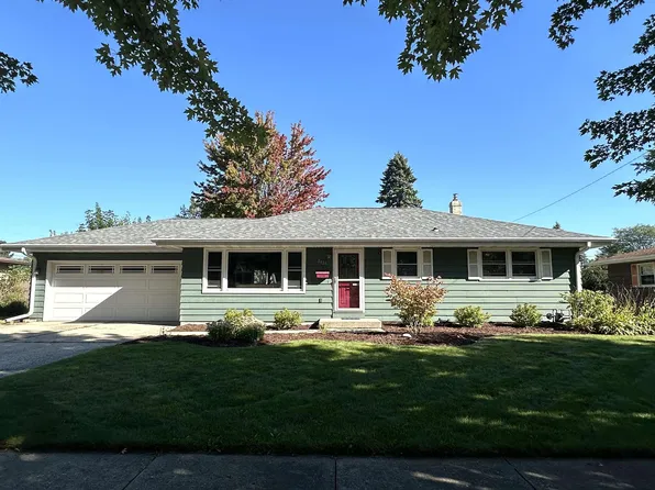 2421 Hyacinth Ave, Janesville, WI 53545