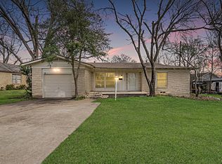 913 N Center St, Arlington, TX 76011