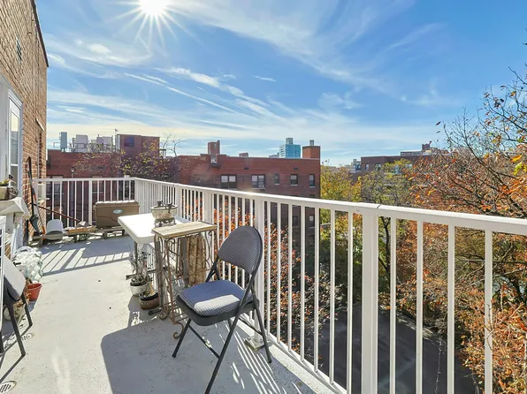 4499 Henry Hudson Parkway West image 8 of 22