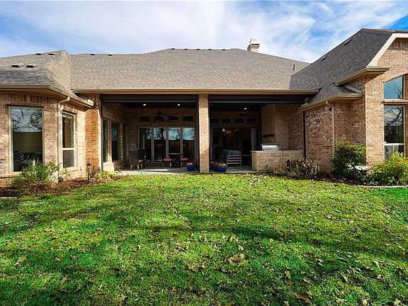 3rd image of 512 Cascade Springs Dr