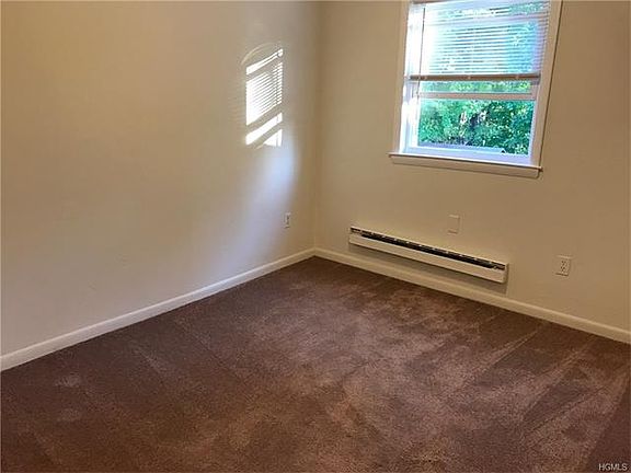 5th image of 1 Parker Dr APT 6