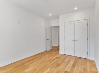 267 Old Colony Ave #204, Boston, MA 02127