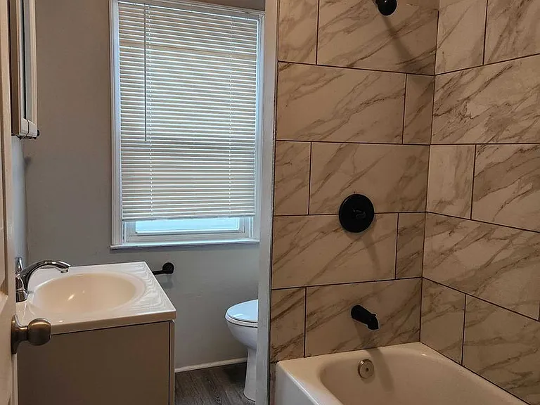 3469 Graceland Ave — Photo 6