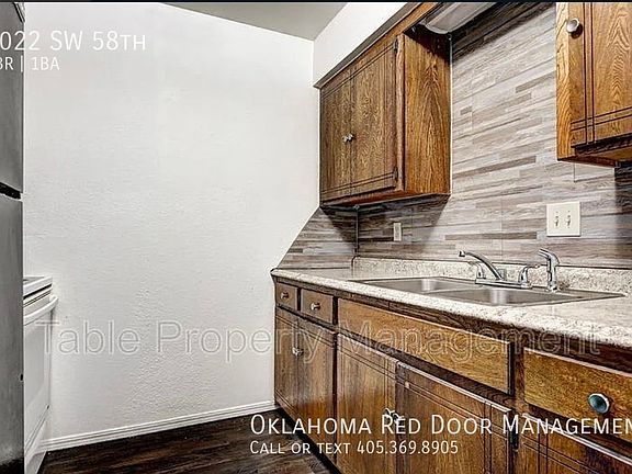 5th image of 1022 SW 58th St