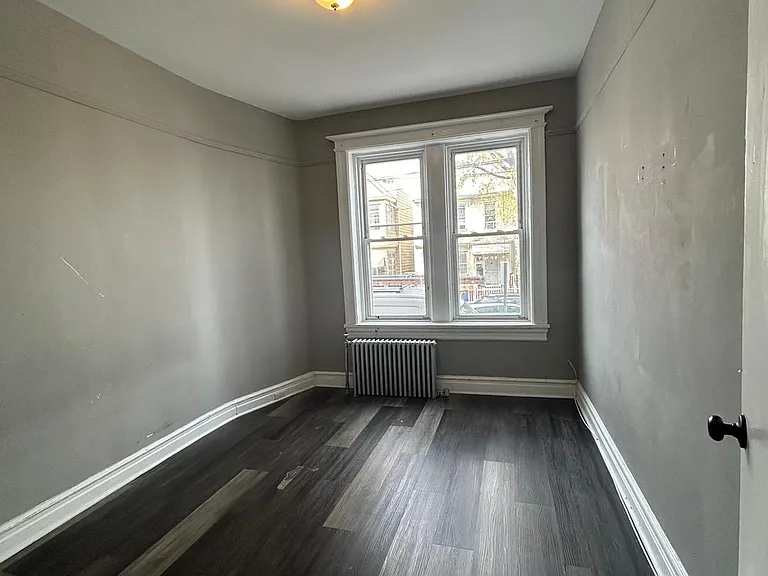 104 Romaine Ave #2 — Photo 8