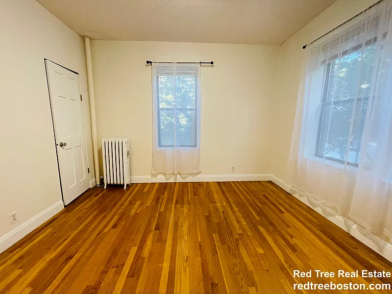 313 Summit Ave — Photo 4